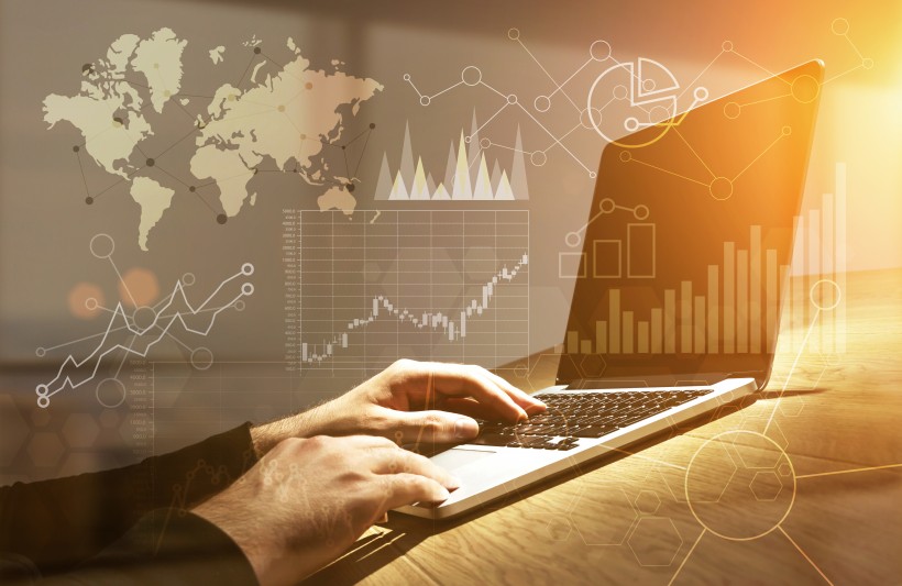 c++中如何使用结构体数组排序_c++结构体数组排序实现